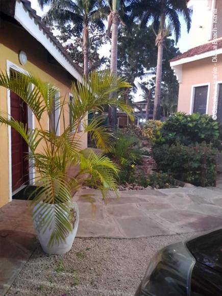Apartmenthaus Salama Villen In Diani Диани-Бич Экстерьер фото